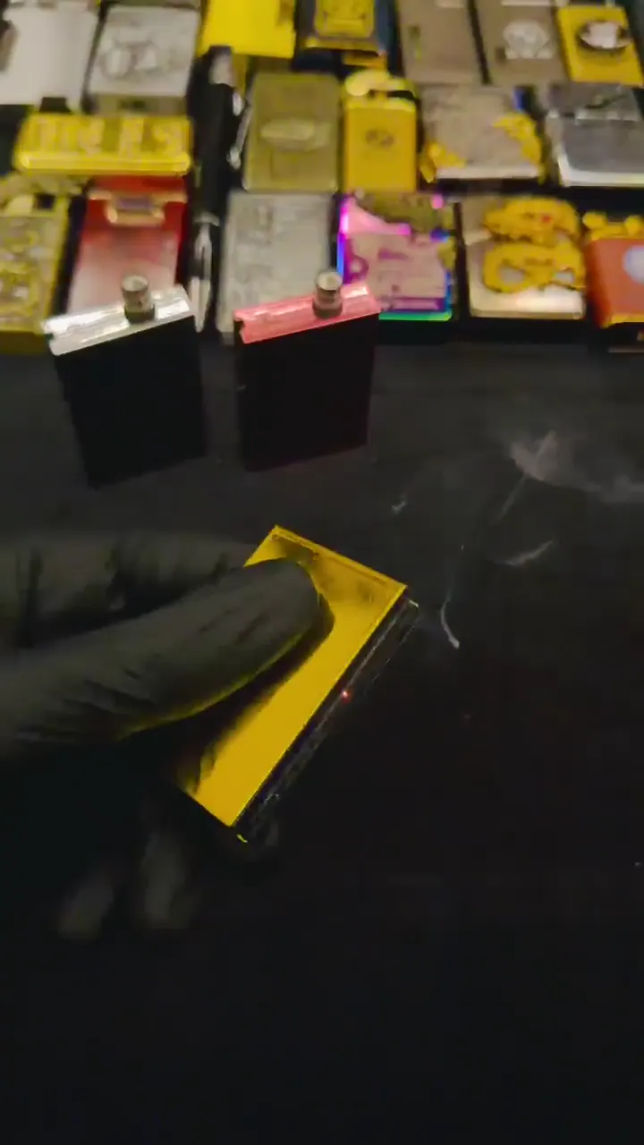 Mirror Gold, frame 2
