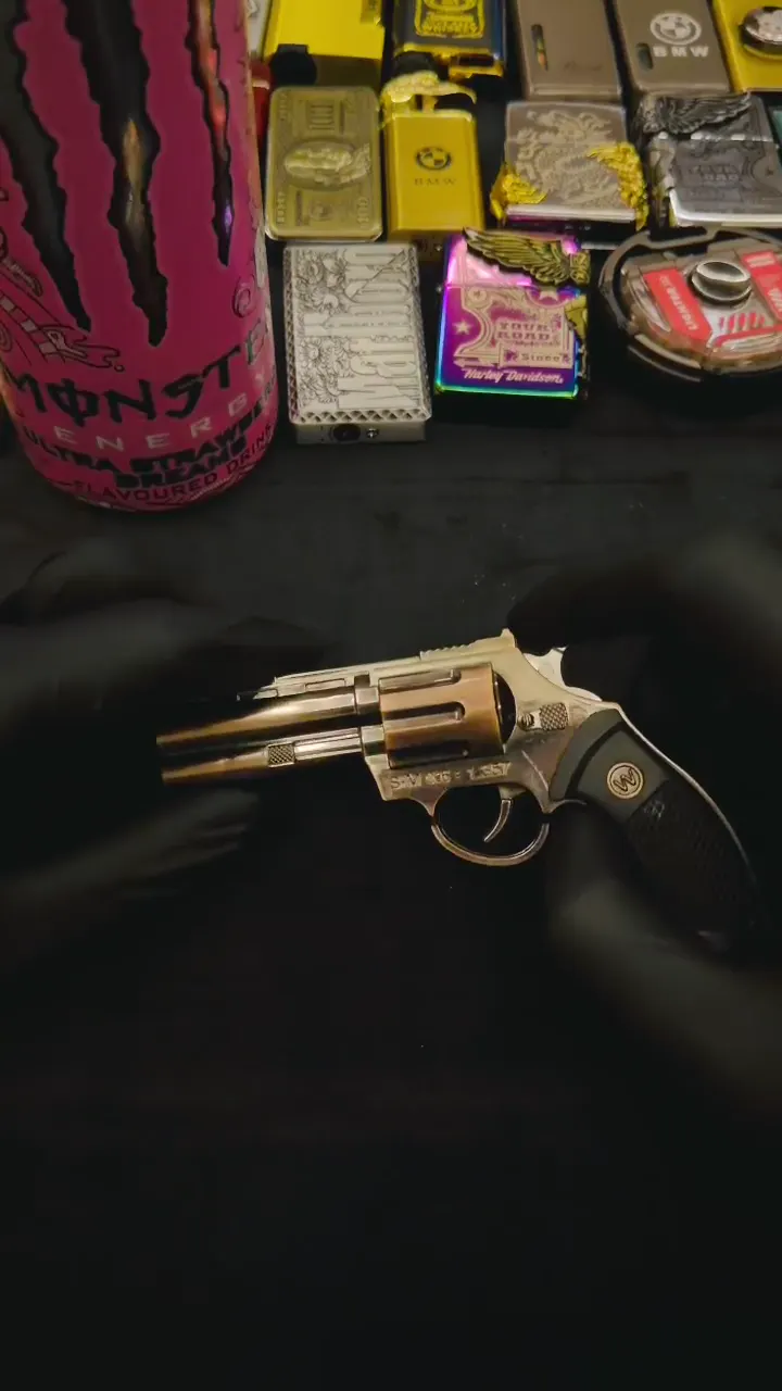 Revolver, frame 1